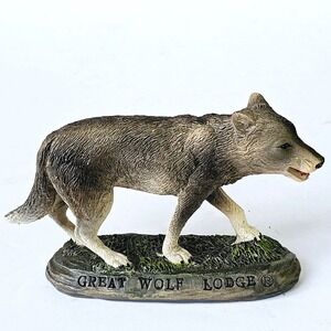 2014 Great Wolf Lodge Wolf Figurine‎ Resin Statue Souvenir Cabin Core Decor
